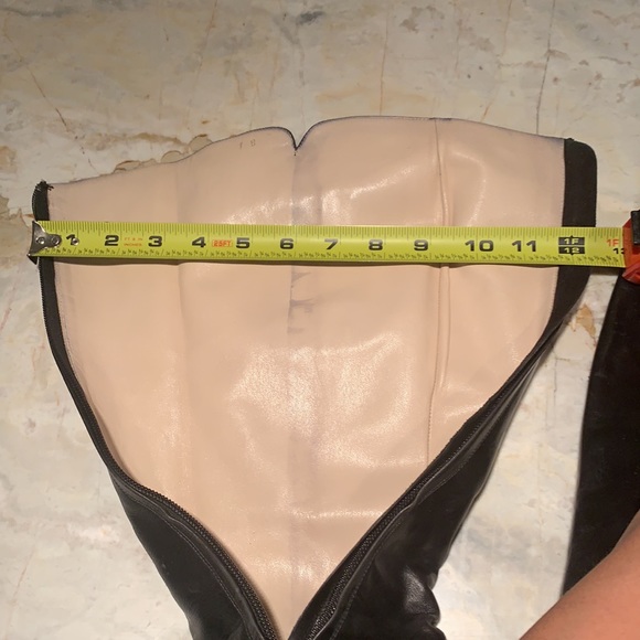 COCO CHANEL LONG BLACK BOOTS - Picture 7 of 7